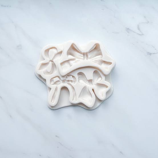 4 Cavity Bow Silicone Mold | Fondant & Chocolate Bow Cake Decorating Mold